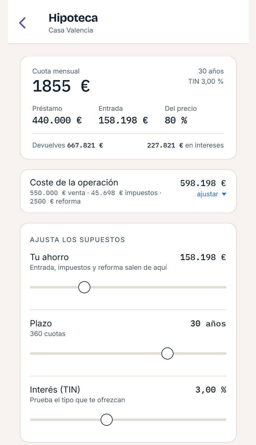 Pantalla de hipoteca de Visiteka: cuota mensual y controles de ahorro, plazo y tipo de interés.